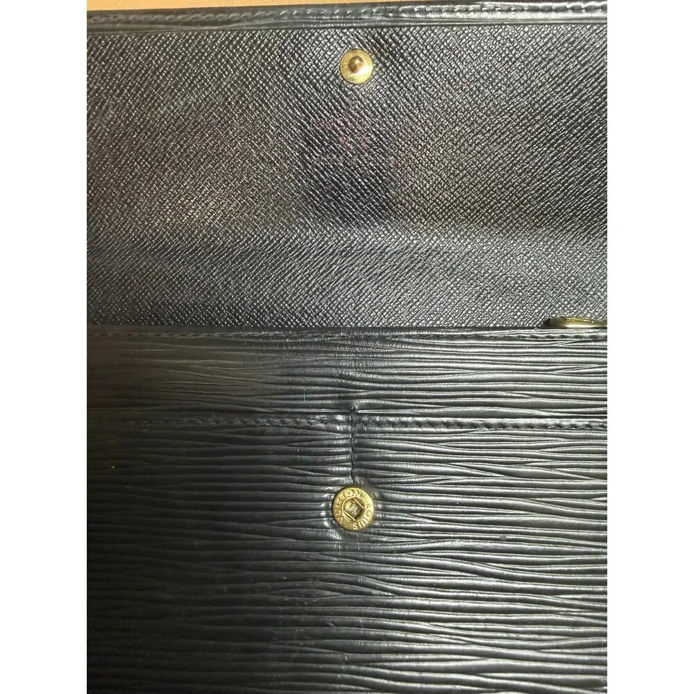 Louis Vuitton Epi Leather Sarah Wallet Black – COA & Dust Bag | Made in Spain - Picture 8 of 12